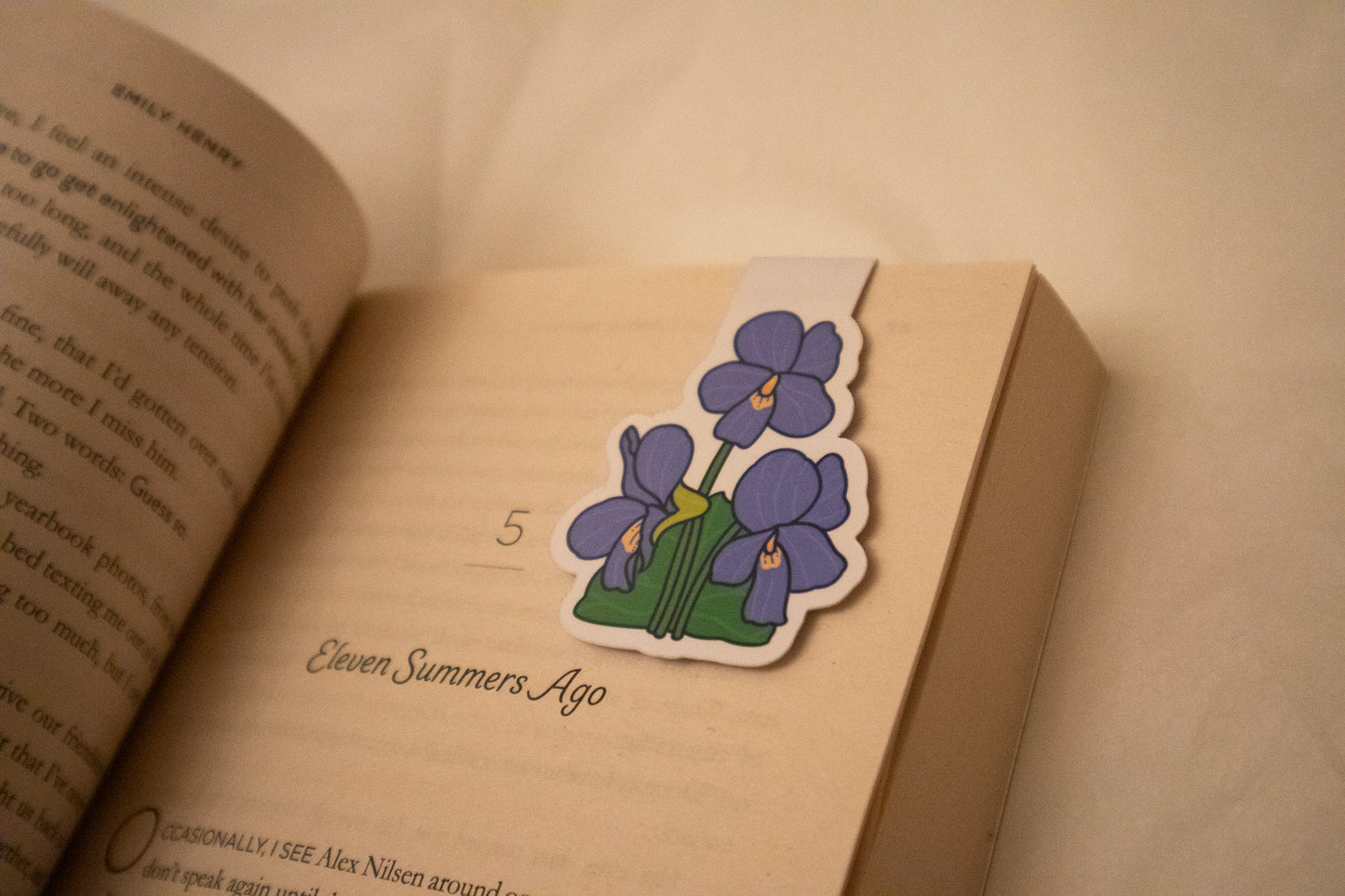 February Birth Flower Magnetic Bookmark - Violet Design - Floral Gift for Book Lovers