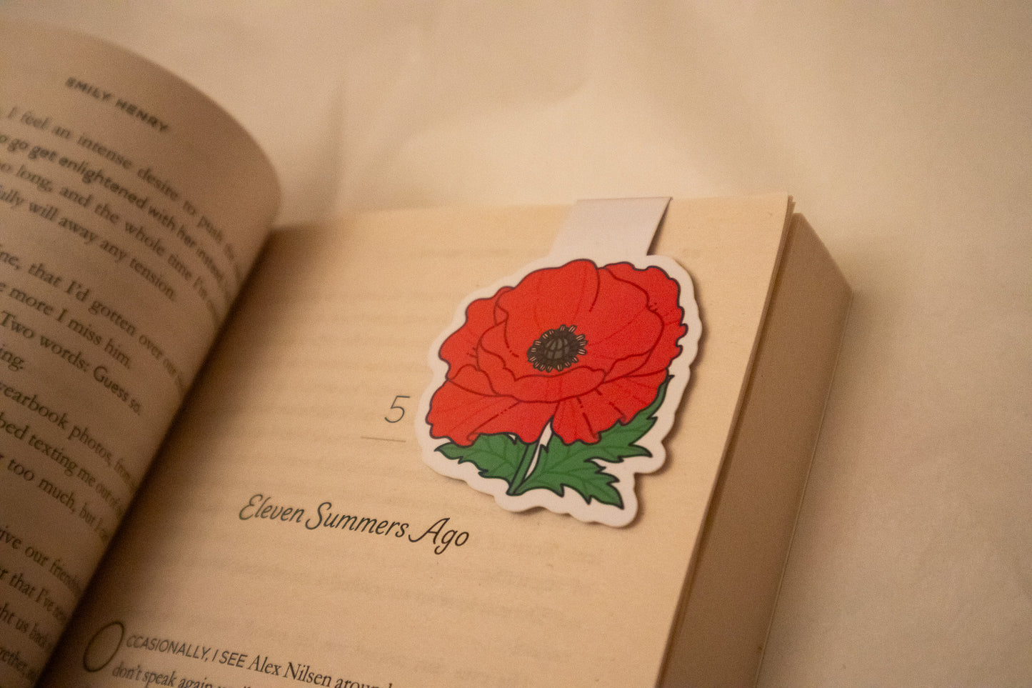 August Birth Flower Magnetic Bookmark - Poppy Design - Vibrant Floral Bookmark